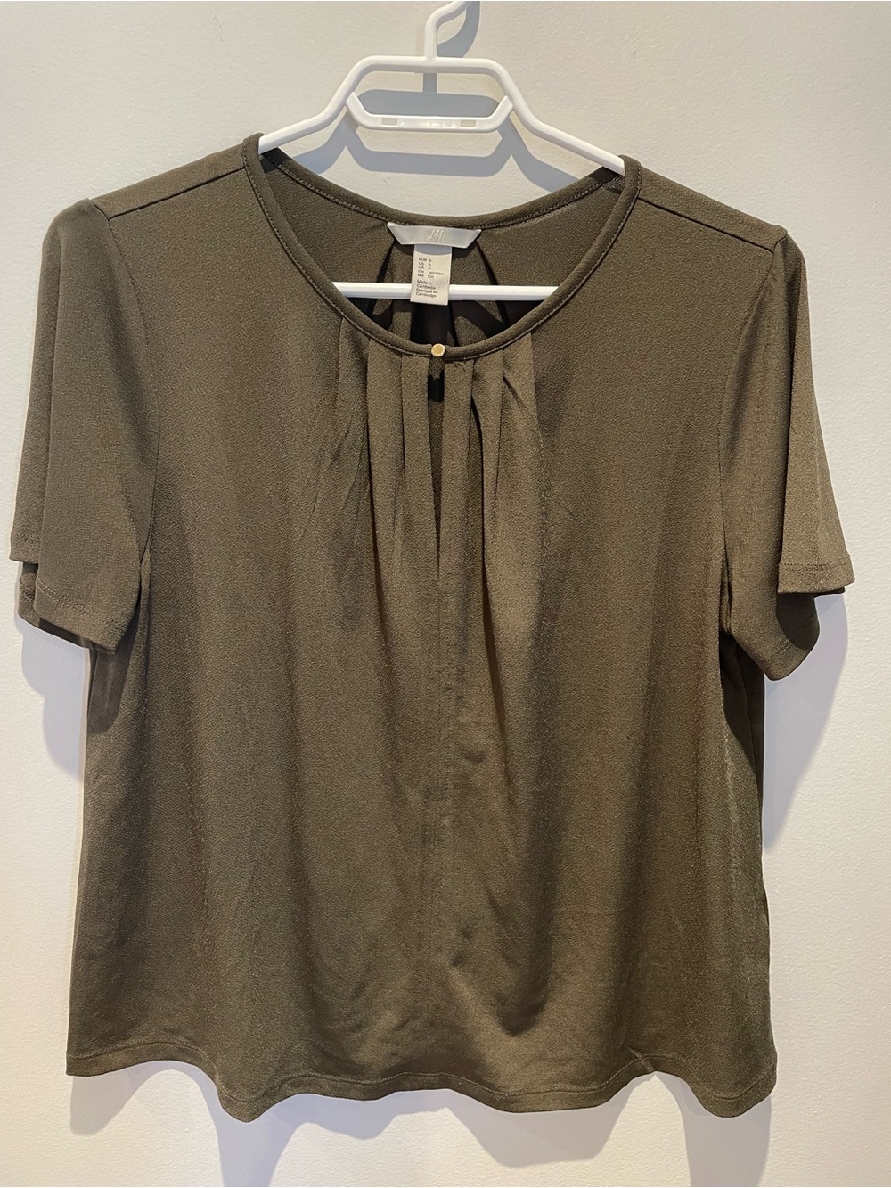 Women’s H&M Olive Short-Sleeve Pleat Front Top